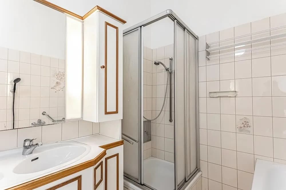 Spacious 4BR Apt Long Stay Friendly - photo 28