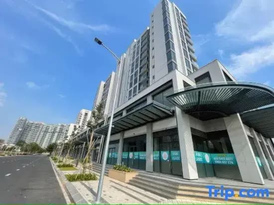 Cardinal Court Apartments Near SECC - photo 1