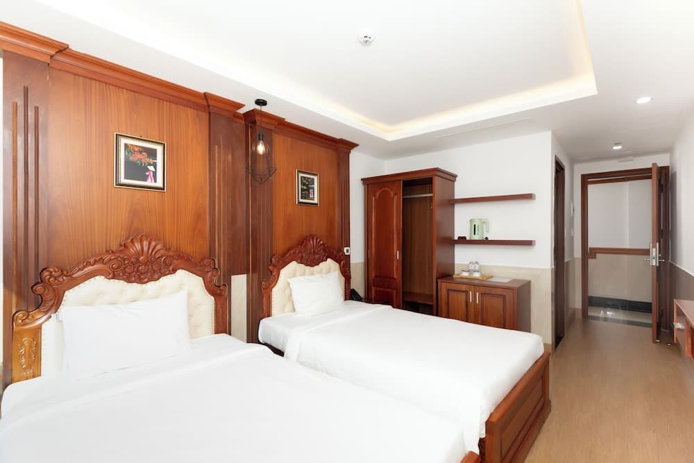 Quan Cuong Hotel - photo 2