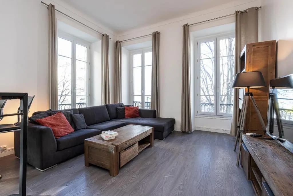 Jean Medecin Av - Large 2 Bdrs Central AC - photo 2
