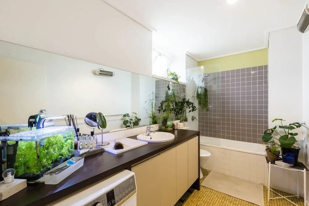 ISAAC, 1BDR South Melbourne Apartment - photo 9