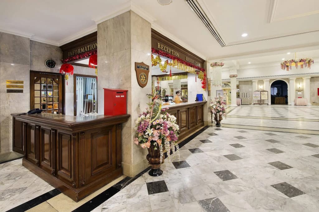 Royal Rattanakosin Hotel - photo 2