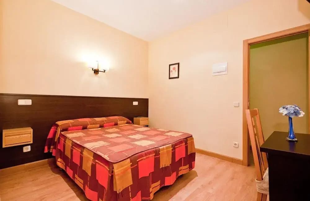 Hostal Las Cortes - photo 18