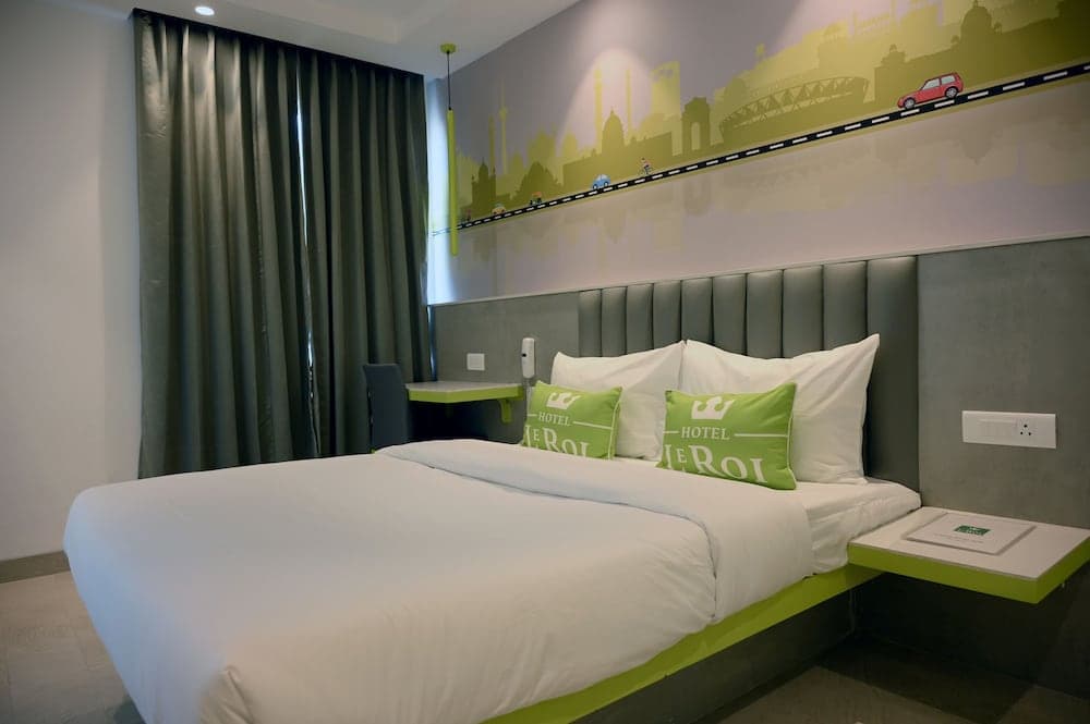 Hotel Le Roi Express Karol Bagh - photo 13
