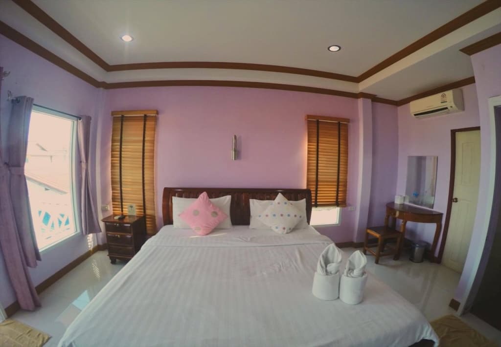 Baan Virog Koh Larn - photo 2