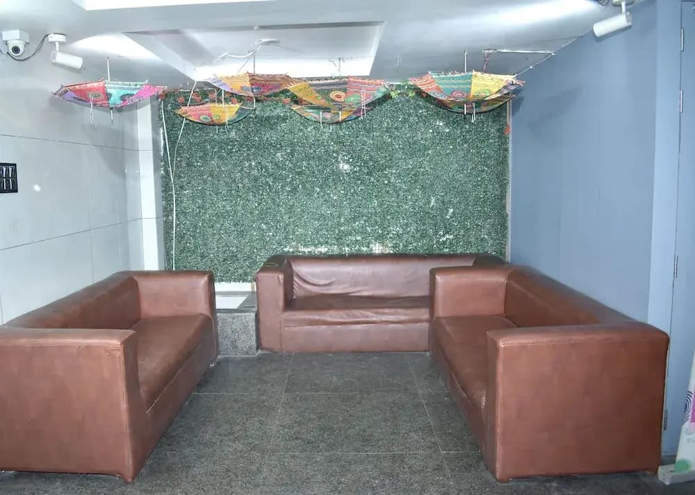 Super Townhouse Rohini Sector 24 - photo 10