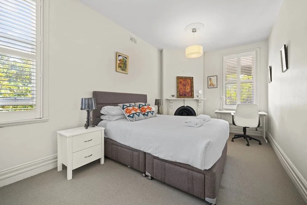 Light Filled Charming Townhouse - photo 1