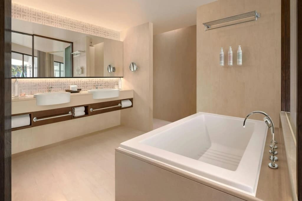 Le Meridien Phuket Beach Resort - photo 8