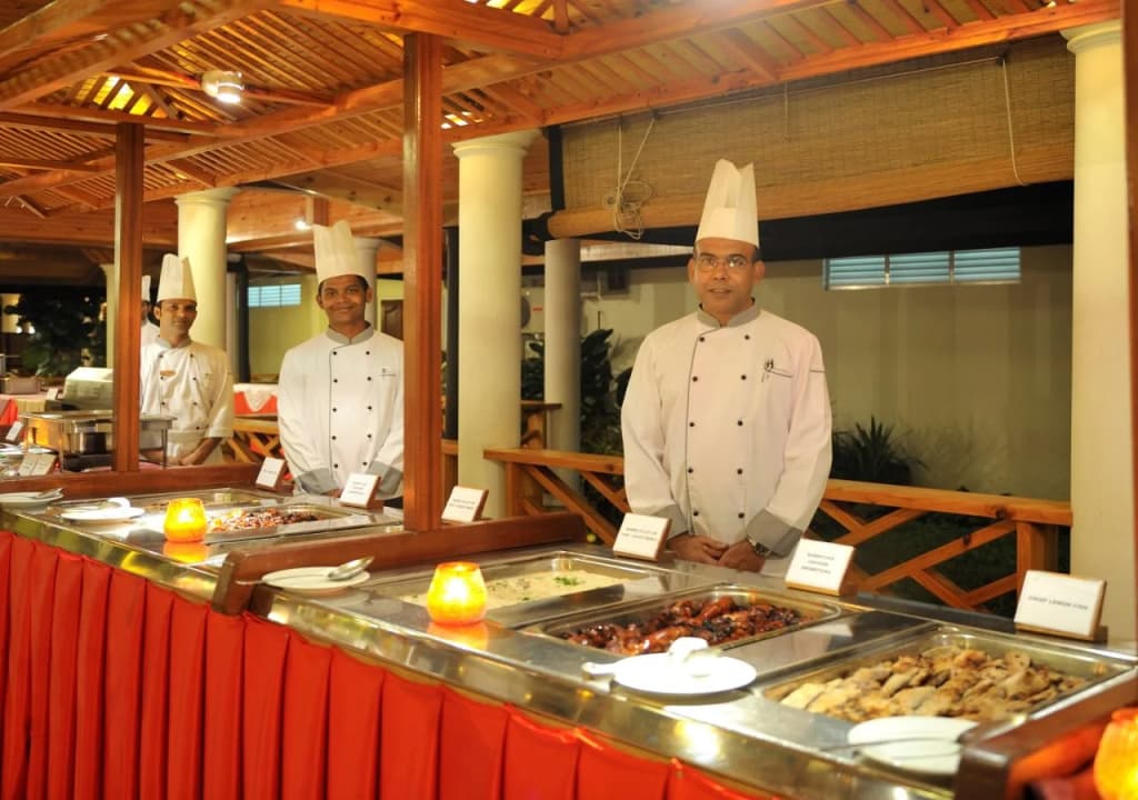 Villa Park Sun Island Resort - photo 10