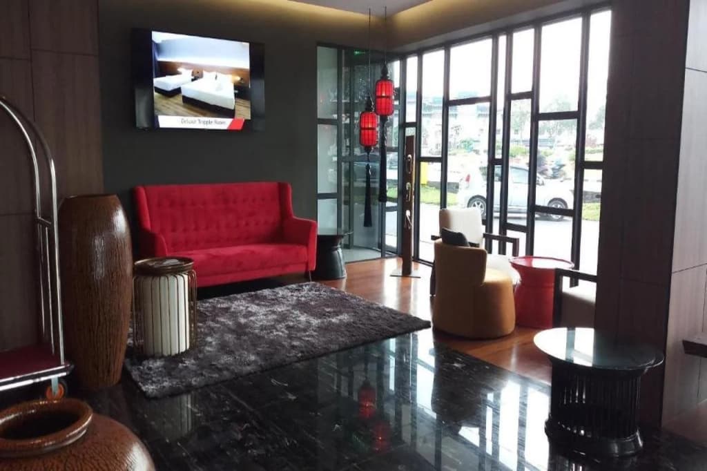 Roxy Hotel Padungan - main photo