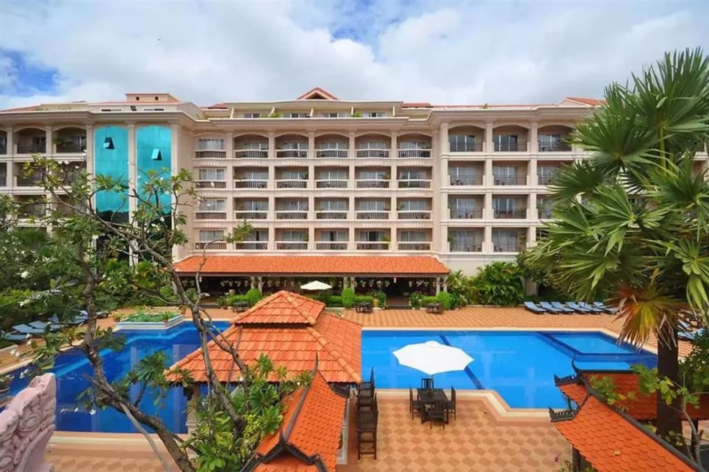Hotel Somadevi Angkor Resort & Spa - photo 1