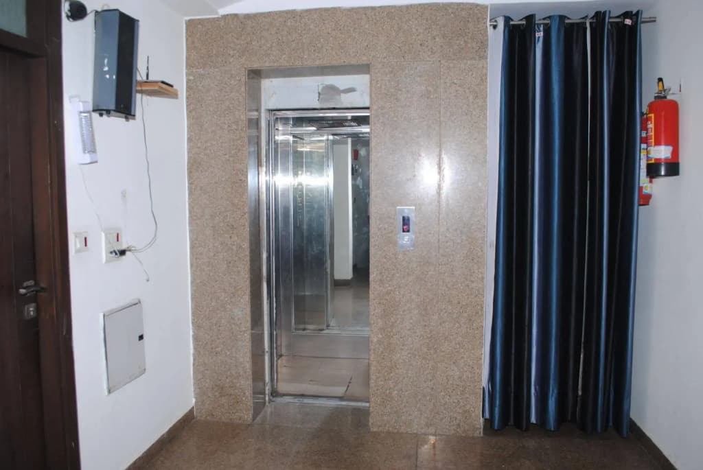 OYO 5987 Seven Seas Inn - photo 15