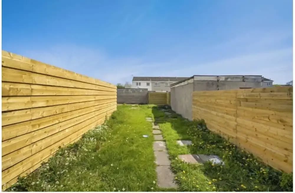 2-Bedroom Home with Parking and Garden - photo 9