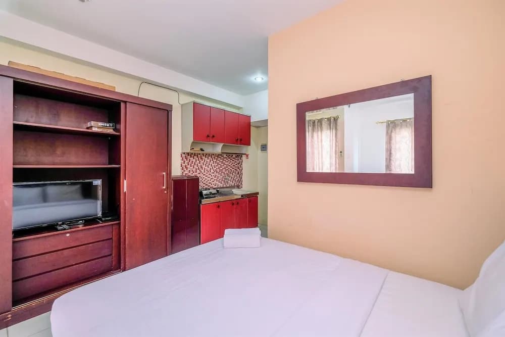 Cozy Stay Studio At Kebagusan City Apartment - photo 5