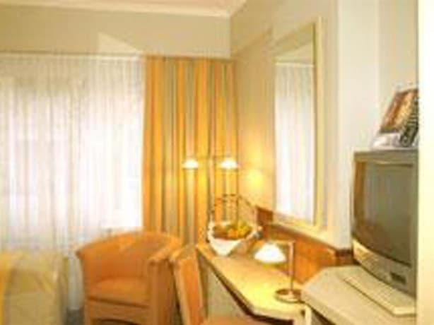 Best Western Berlin Kurfrstendamm - photo 4