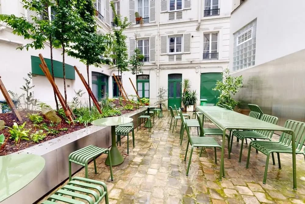 Joivy Delightful 1bed Studio w/ Shared Co-working - photo 17