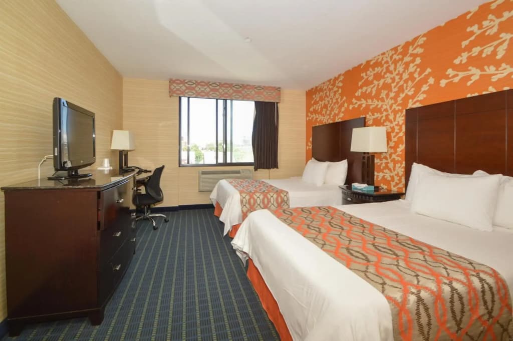 Corona Hotel - photo 4