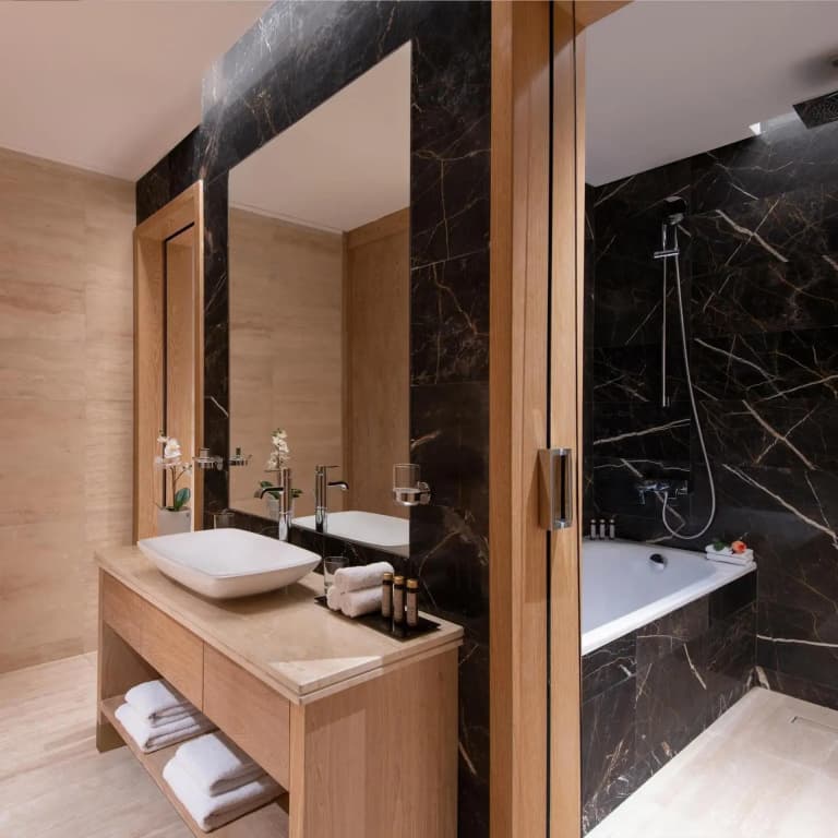 The Bentley Luxury Hotel and Suites - photo 46