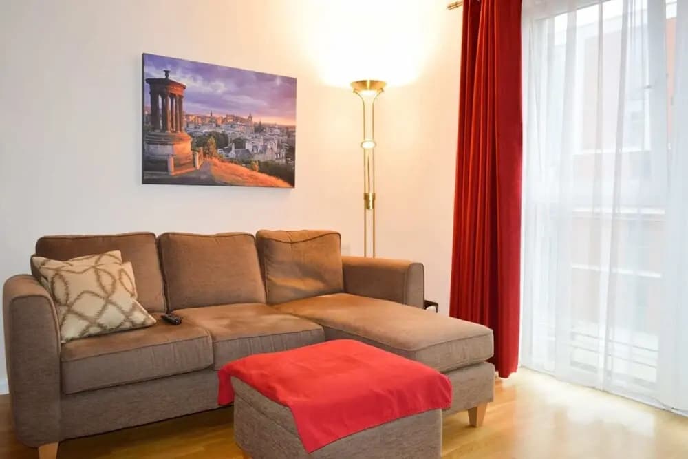 Modern 2 Bedroom Property in Central Edinburgh - photo 7