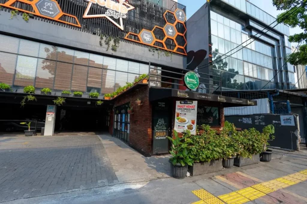 Sans Hotel Roxy Jakarta - photo 10