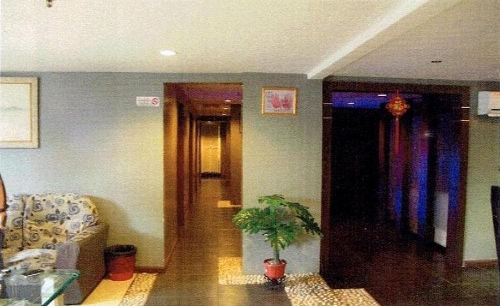 Golden Palms Hotel - photo 20