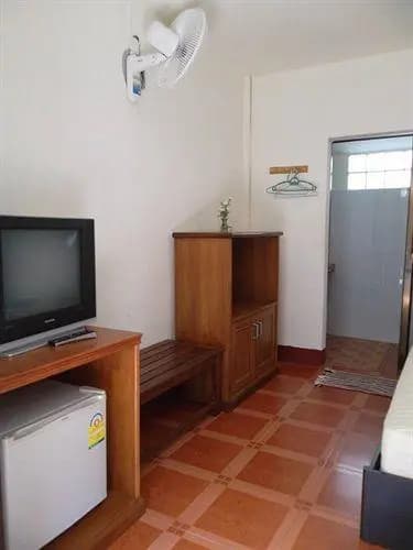 Maenam Lodge - main photo