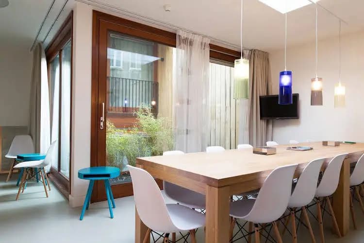 House Management Group Marnix Suites – House - photo 5