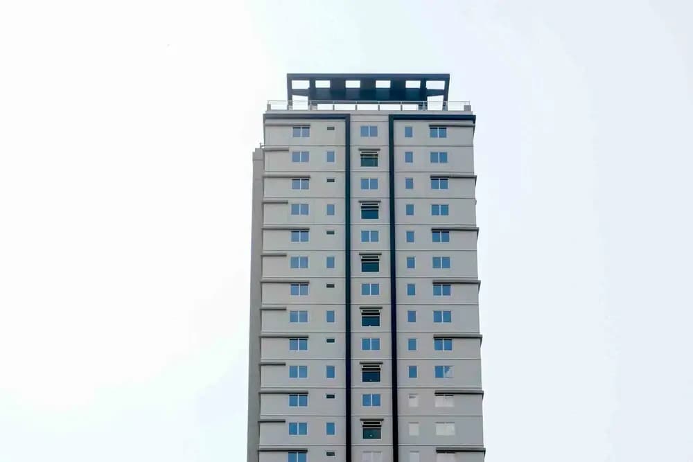 Elegant and Comfortable 2BR Apartment at Maqna Residence - photo 1