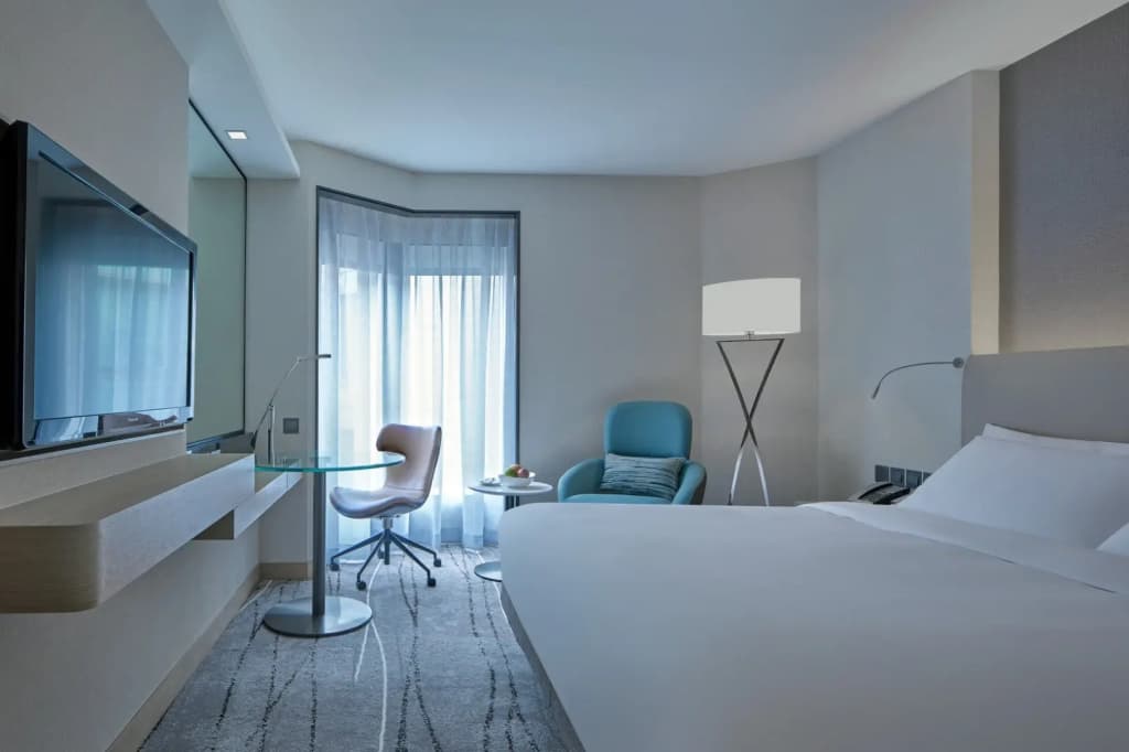 New World Millennium Hong Kong Hotel - photo 12