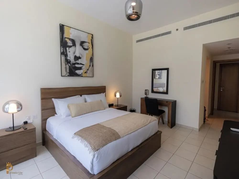 Large Modern 1-Bedroom in Bay Square 9 - photo 3