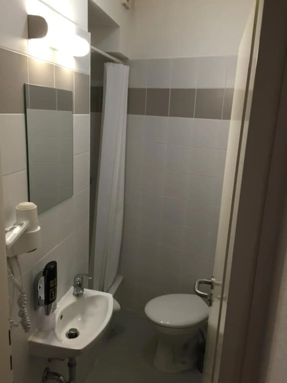 Upper Room Hotel Kurfurstendamm - photo 10