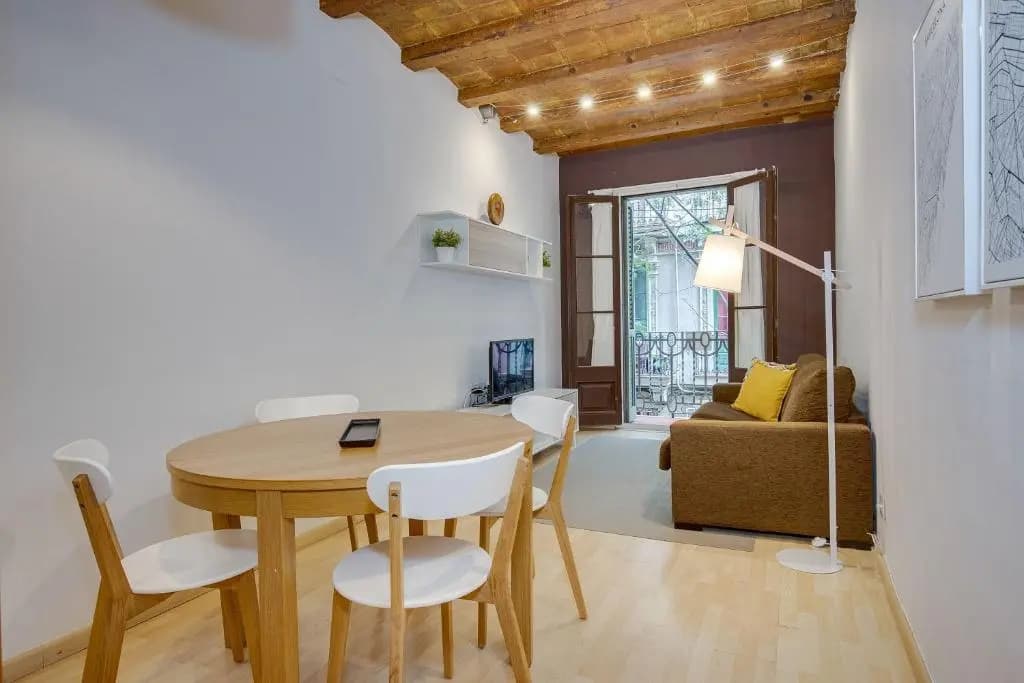 Feelathome Center Apartments - photo 6