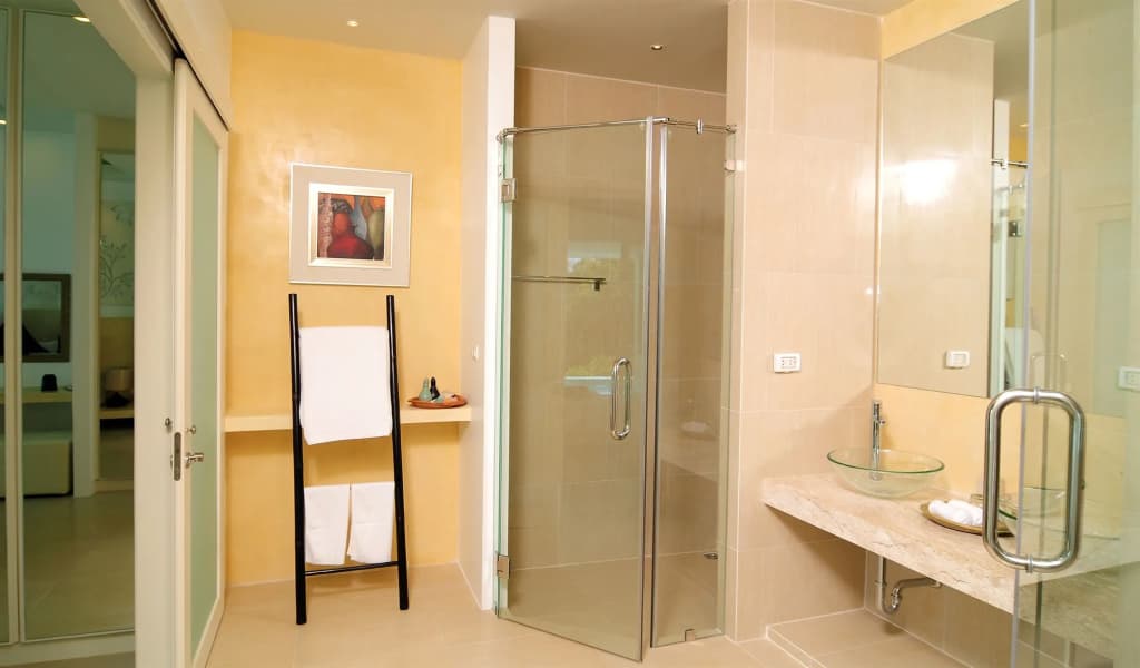 Grand Bleu Ocean View Pool Suite - photo 8