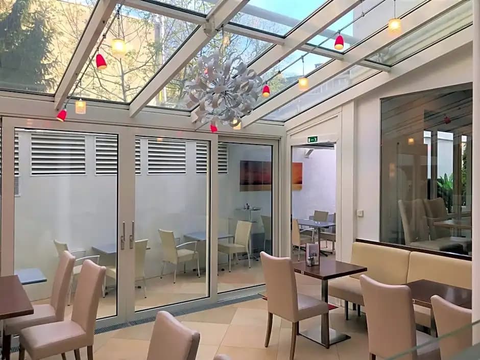 City Hotel Albrecht Schwechat - photo 18