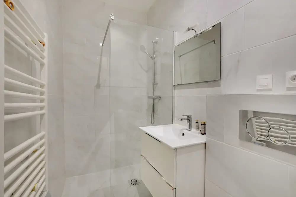 Magnificent Apartment - 2br/6p - Rochechouart - photo 7