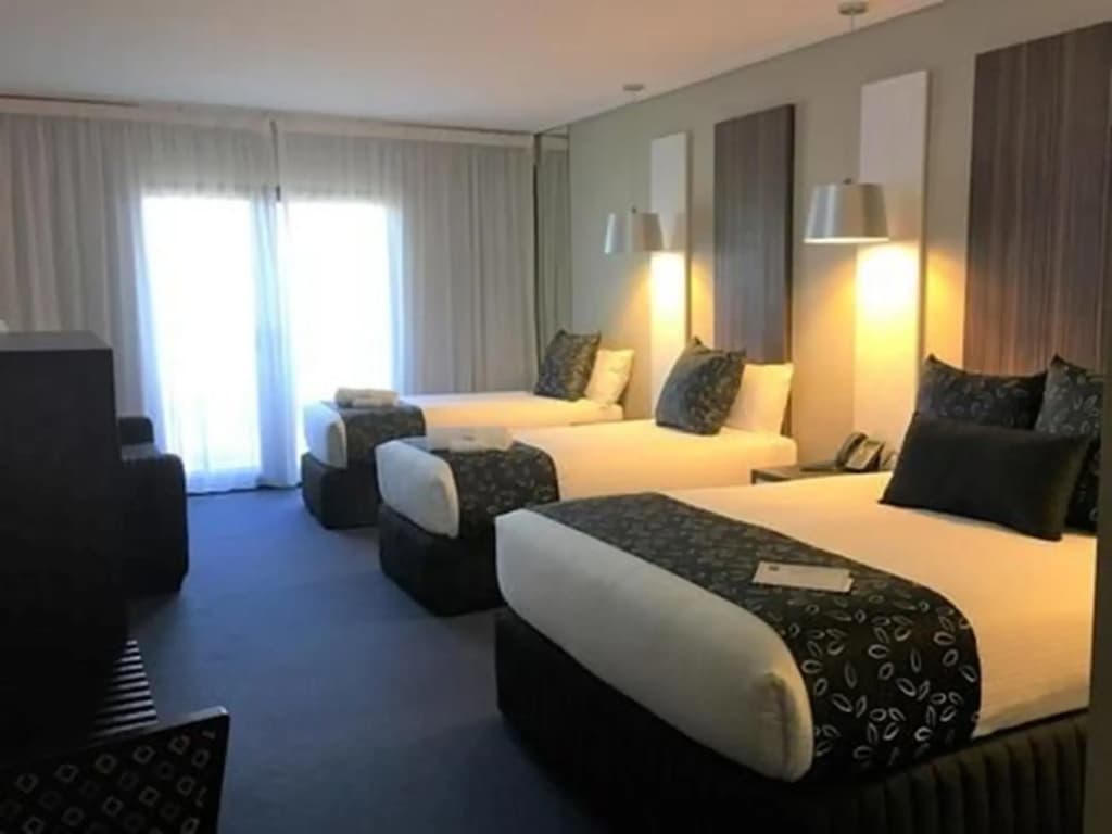 Quality Hotel Taylors Lakes - photo 5