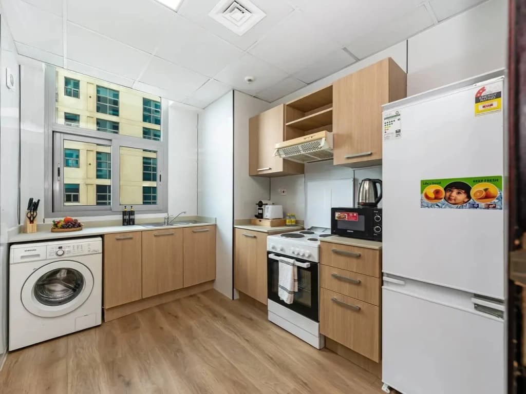 16th Floor Marina 1BR Sleeps 8 Near Beach Flat - photo 15