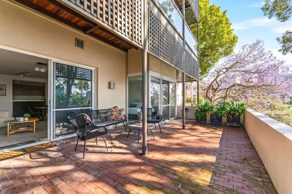 2-bed Harbourside Home With Views in Fab Location - photo 11