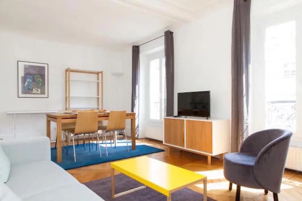 Marais - Place des Vosges Apartment - photo 5