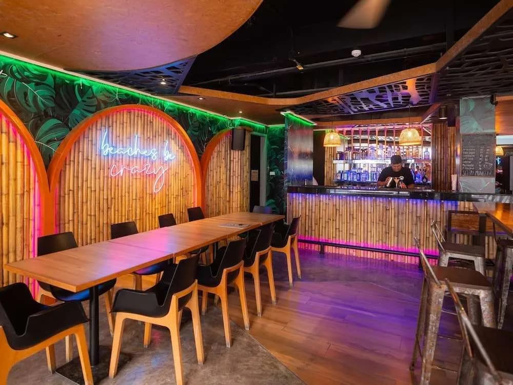 Mad Monkey Phuket - photo 27