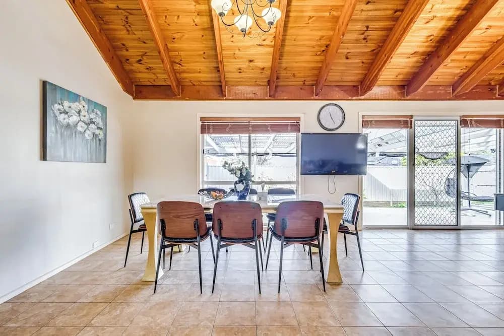 StayAU 4BR Lakeside Retreat in Seabrook - photo 7