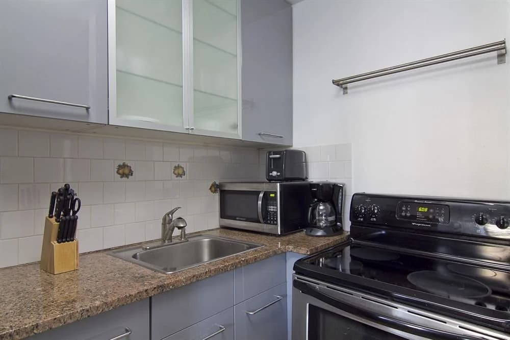 West 46th Street Apartment - photo 32