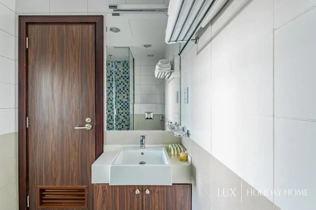 LUX - Opulent Island Suite Burj Khalifa View 1 - photo 8