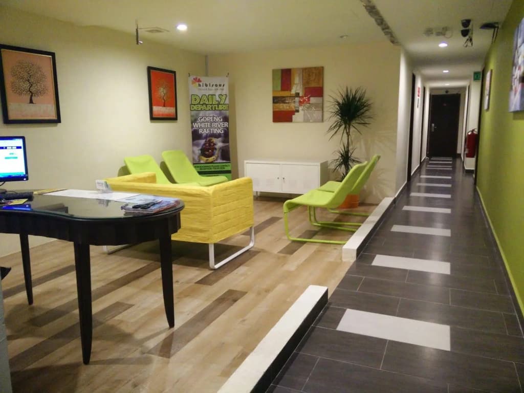 33 Star Hotel by The Sqwhere - photo 12