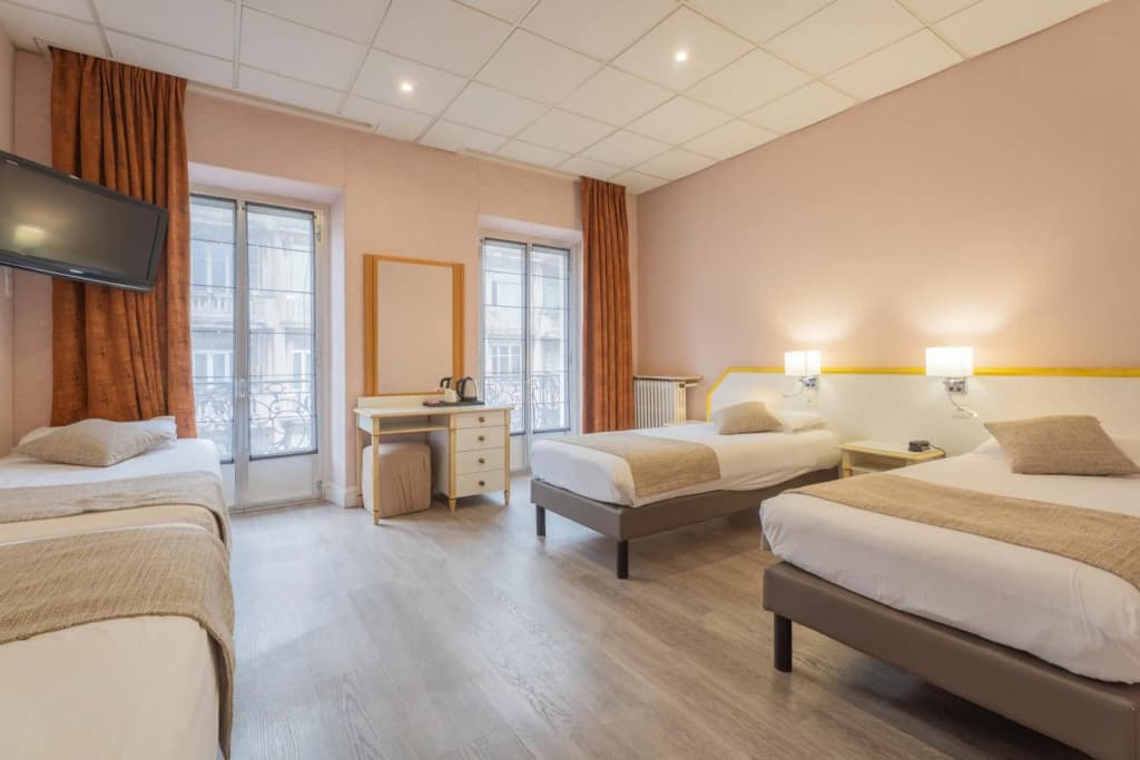 Hotel Busby - photo 22