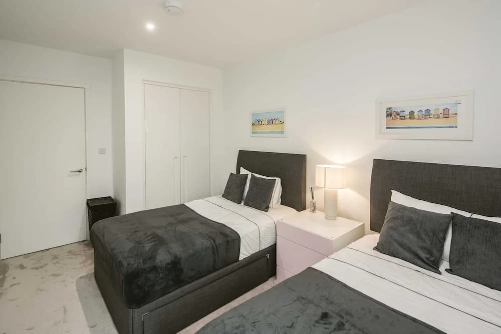Stunning 3-bed Apartment in London - photo 6