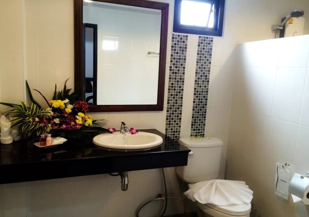 The Seashore Kamala Service Apartment - photo 8