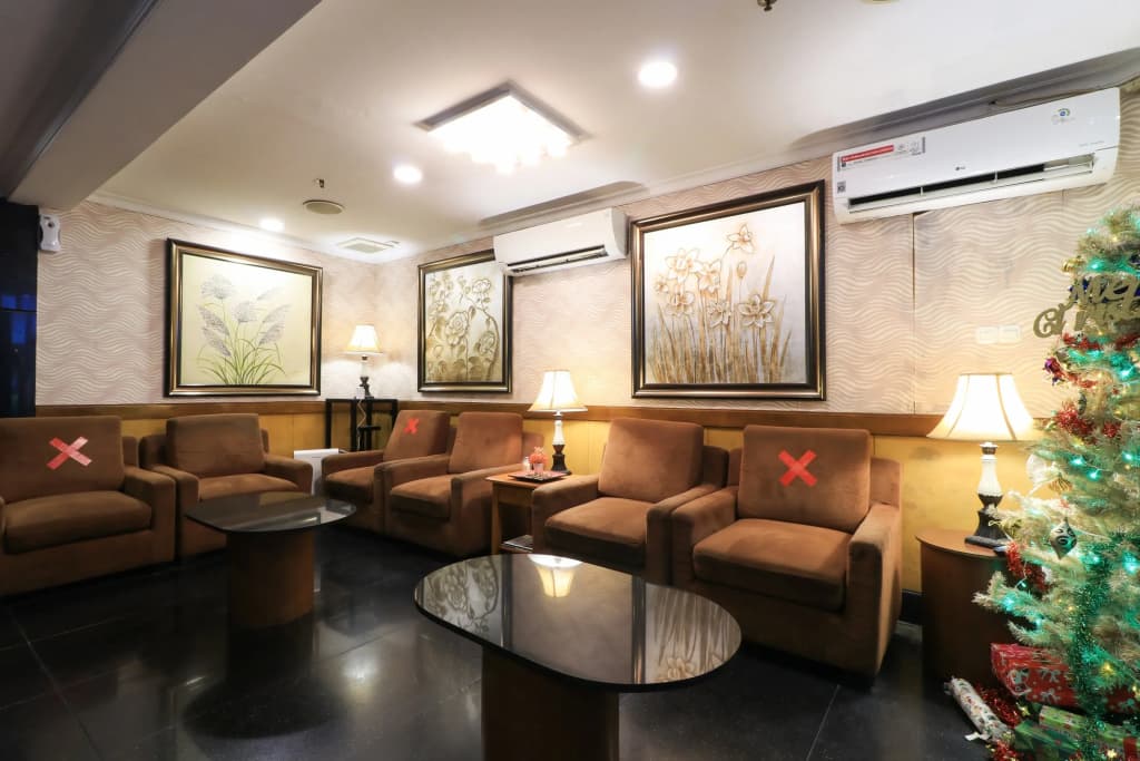 Coin's Hotel Jakarta - photo 2