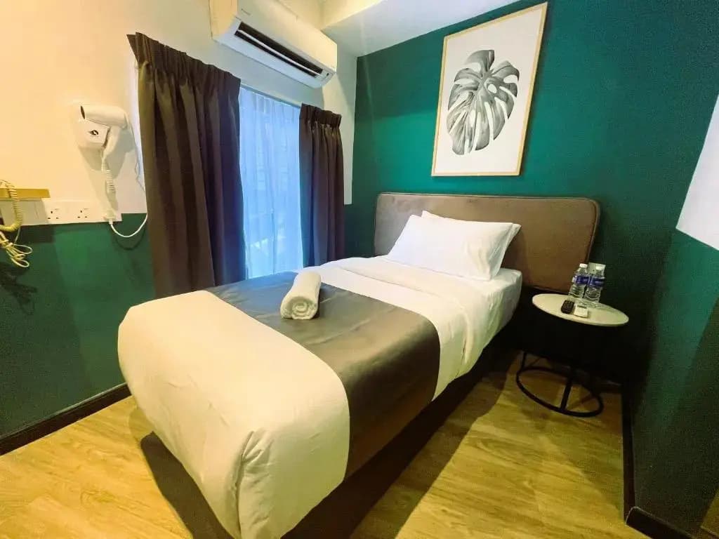 Season Point Hotel - photo 13