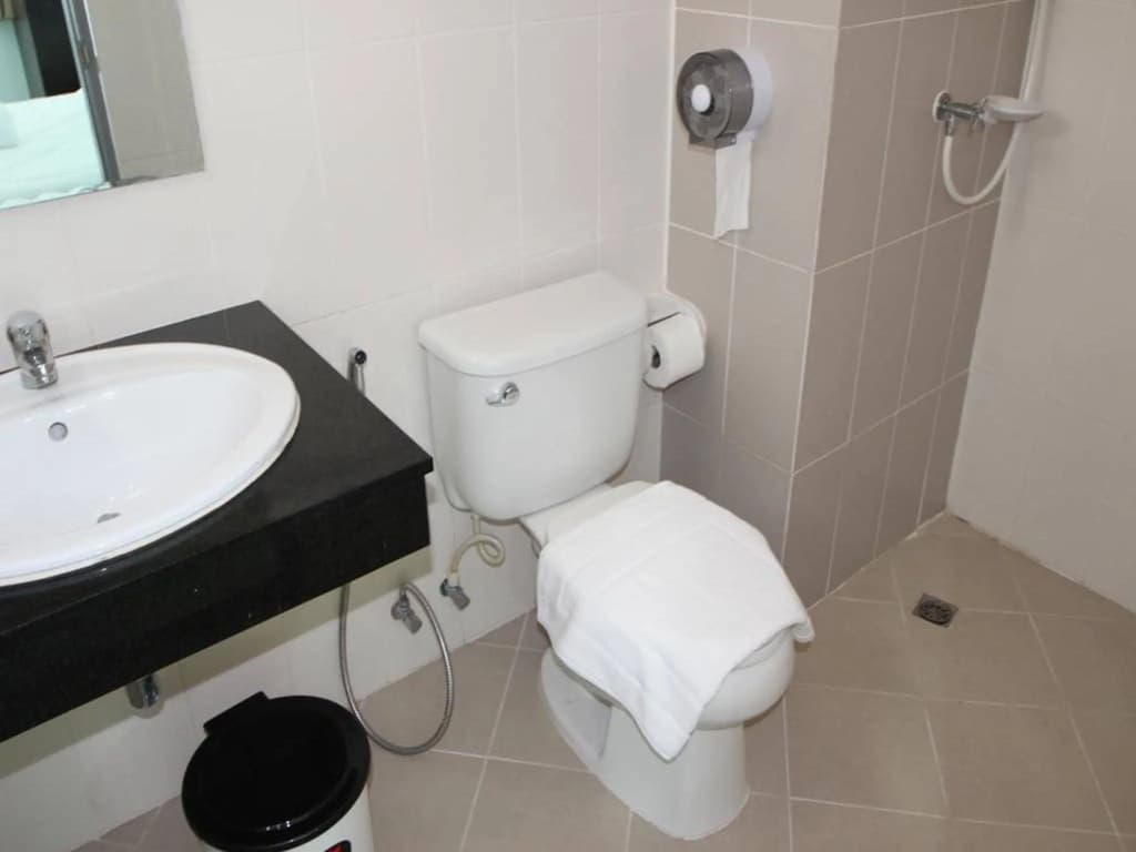 Angel Service Apartment Patong Beach - photo 7